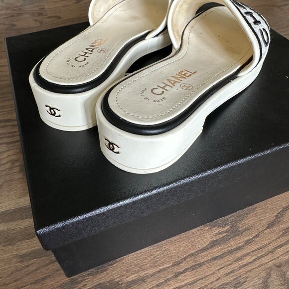 Chanel Ivory Mules - Picture 5 of 10